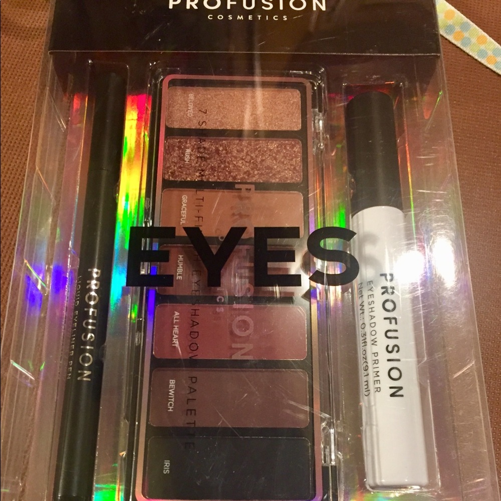 ⭐️Profusion Eyes set